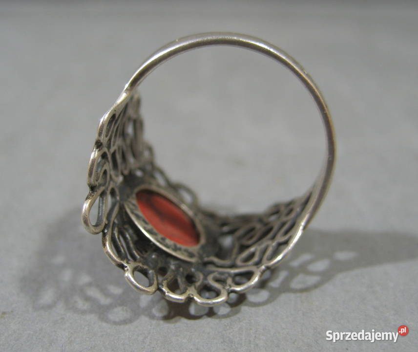 Pierscionek Srebrny z Koralem Polski Warszawa
