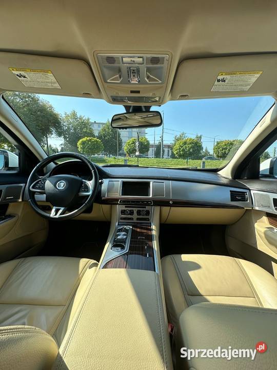 Jaguar XF z 2013 r silnik 30 LPG 4x4 automatyczna XF