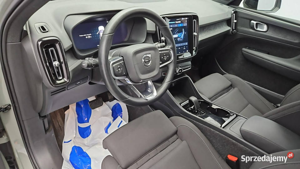 Volvo XC 40 73kWh P6 Recharge Core aut Z mazowieckie Warszawa