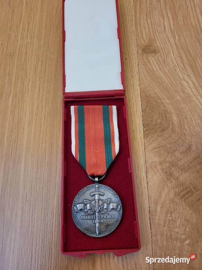 Sprzedam medal w etui z okresu PRL