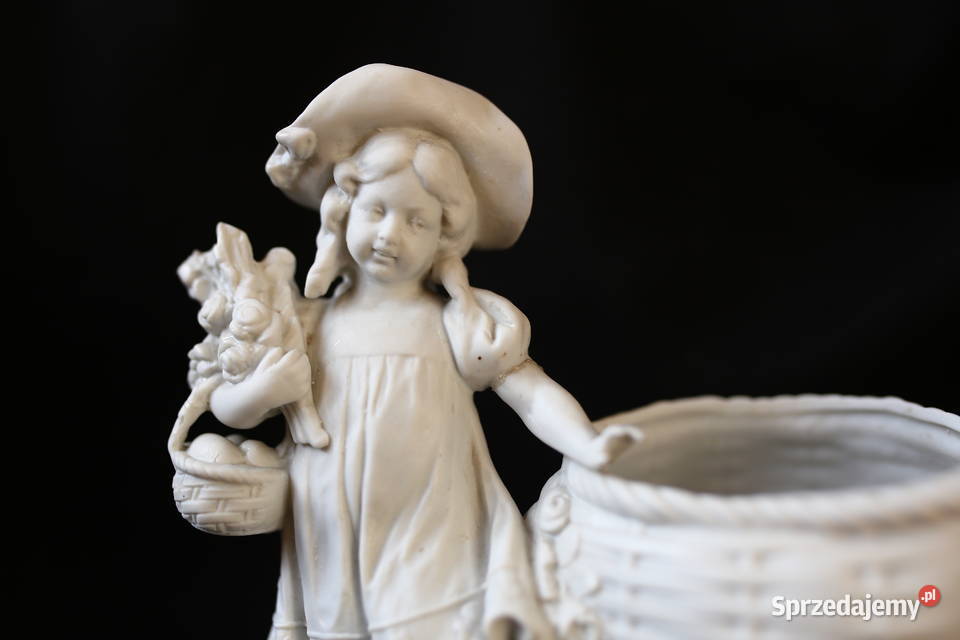 Figurka porcelanowa dziewczynka z koszem antyk Gdańsk