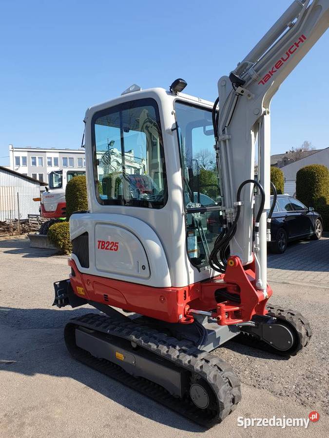 Minikoparka Takeuchi TB225 V3 25 tony agregat pełny VAT Katowice