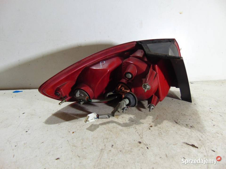 LAMPA PRAWA TYLNA TYŁ 4 PIN HYUNDAI SANTA FE II