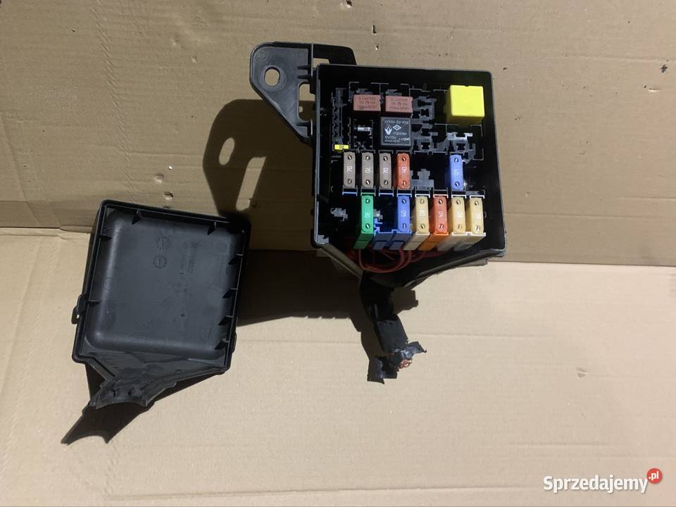 240118115R skrzynka bezpieczników Renault Laguna Szczecin sprzedam