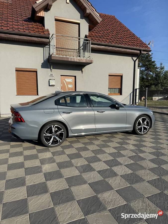 Volvo S60 B5 AWD Plus Dark 2024 20BenzynaStan lakier metallic Ciechocinek sprzedam