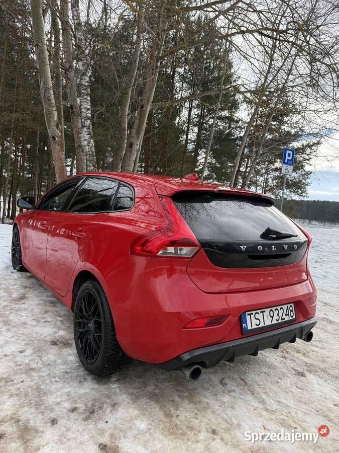 Volvo v40 r design