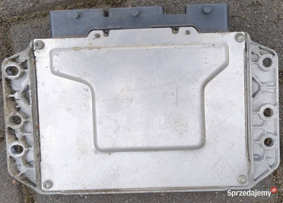 Komputersterownik silnika Renault Clio 3 16 osobowe sprzedam