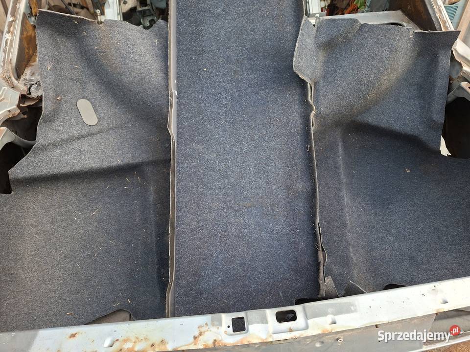 Sprzedam boczki bagażnika tylną ścianę grodziową Wyposażenie wnętrza Nowa Sól