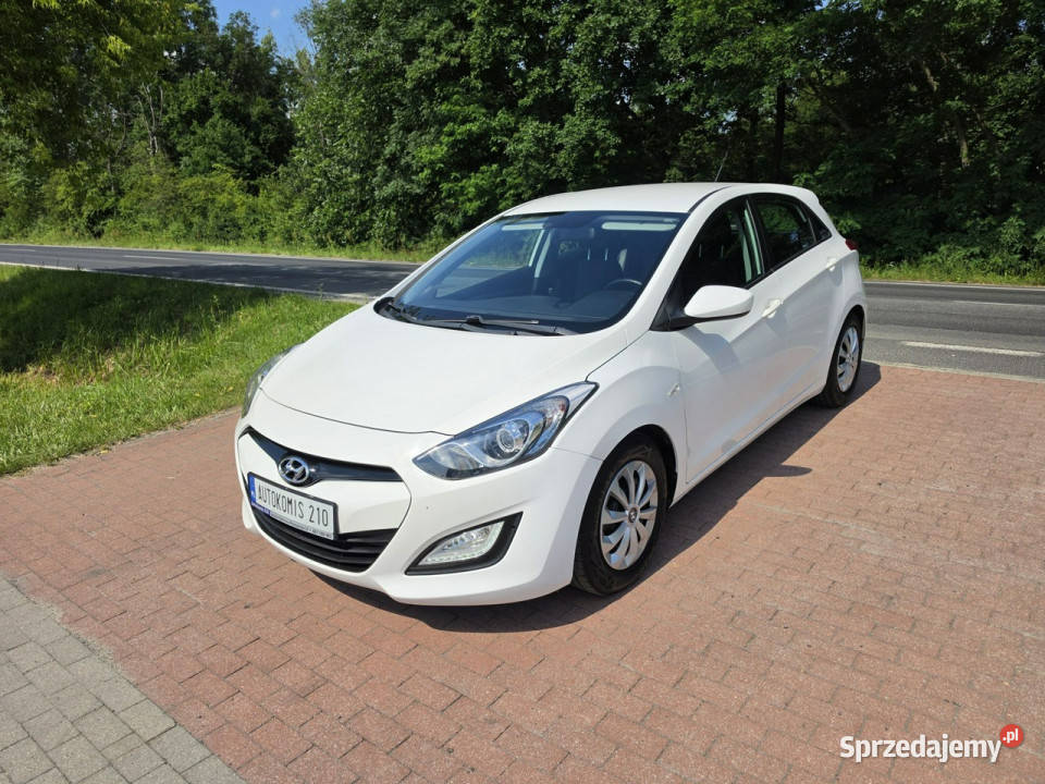 Hyundai i30 Hyundai i30 5 drzwi 14 benzynka 99 w elektryczne lusterka wielkopolskie Cielcza