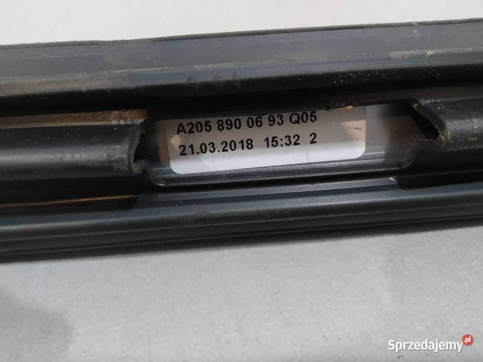 RELINGI KOMPLET A2058900693Q05 A2058900593Q05 Rok produkcji 2018 sprzedam