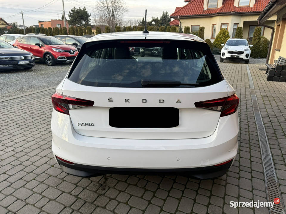 koda Fabia 10 65 Klima CarPlay Ledy Vat23 Serwis 4/5 Škoda Orzech