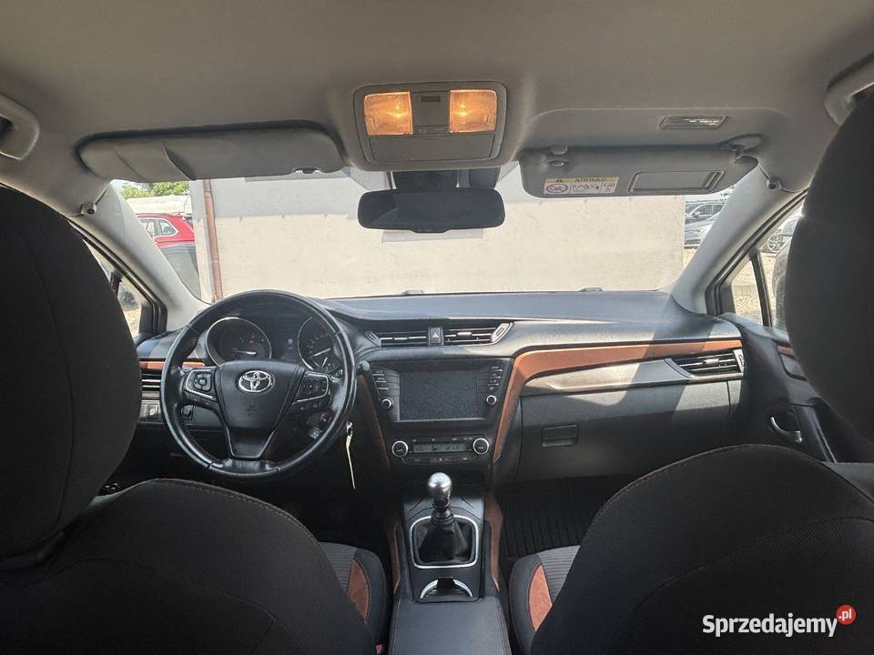 Toyota Avensis 2016r Gwarancja Polski Salon czujnik deszczu śląskie Paniówki