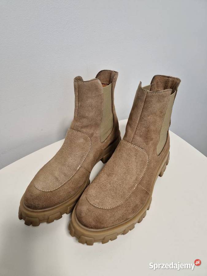 Skórzane botki w kolorze beżowym