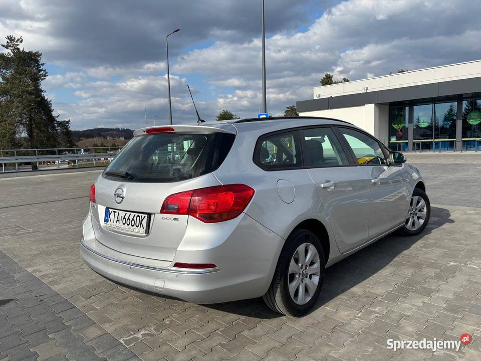 Opel Astra J 14 Turbo LPG 2015 Kombi Astra Zabłędza