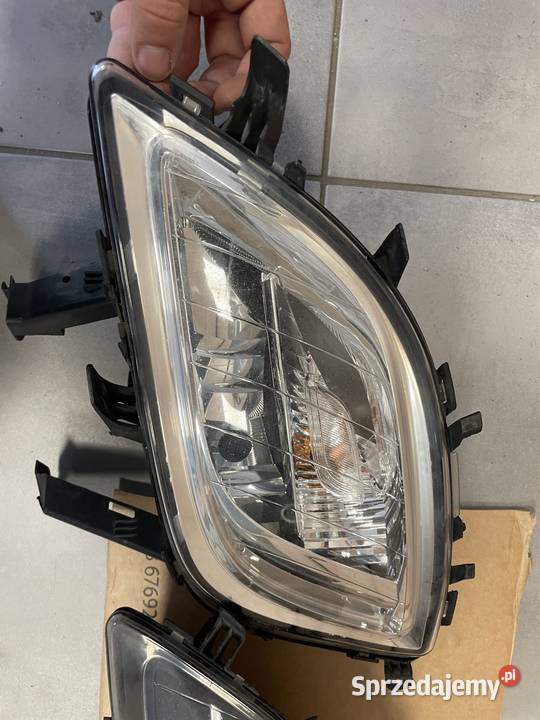 Opel Astra IV halogen lewy przód Kozubszczyzna