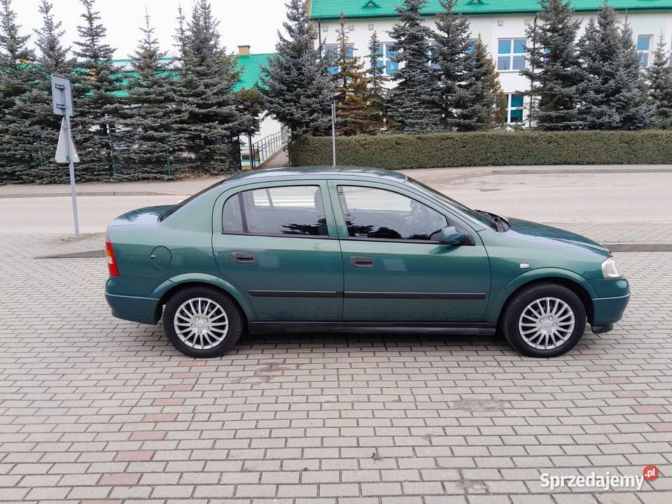 OPEL ASTRA 14 16V kupiona w salonie Hak Sedan Ciechanowiec sprzedam