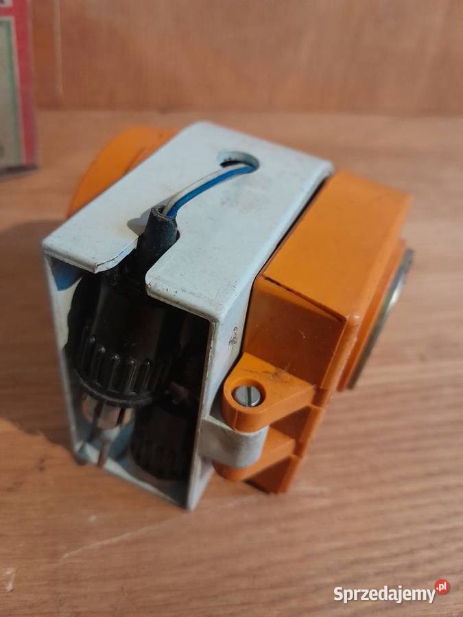 Stara lampka samochodowa zabytek PRL retro Pozostałe Dąbrowa Górnicza sprzedam