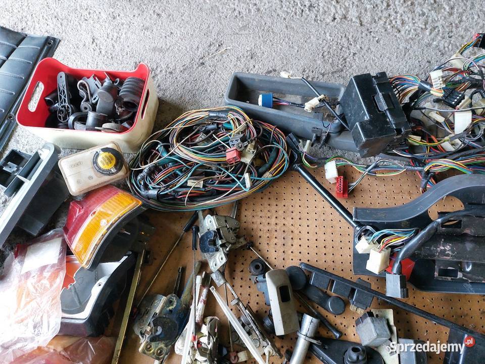 Części Fiata 126pRozrusznik Kolumna kier szyba Gdynia sprzedam