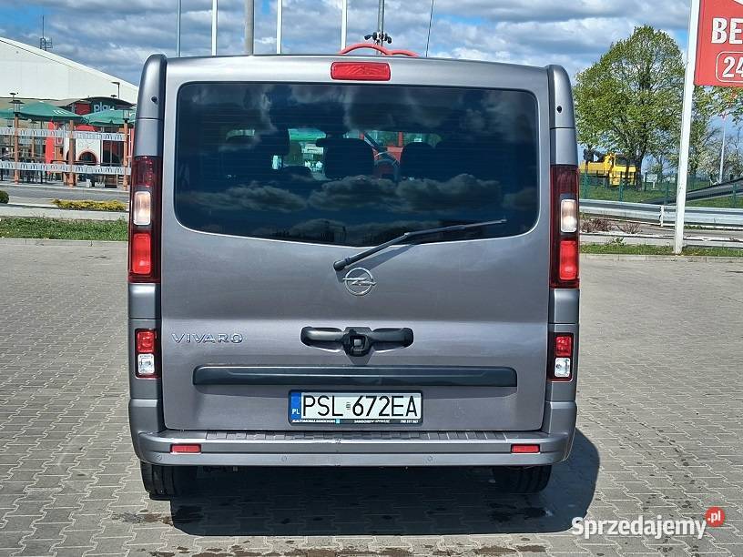 Opel Vivaro Long Długi 9 osób 2 x Klima i światła przeciwmgielne Słupca