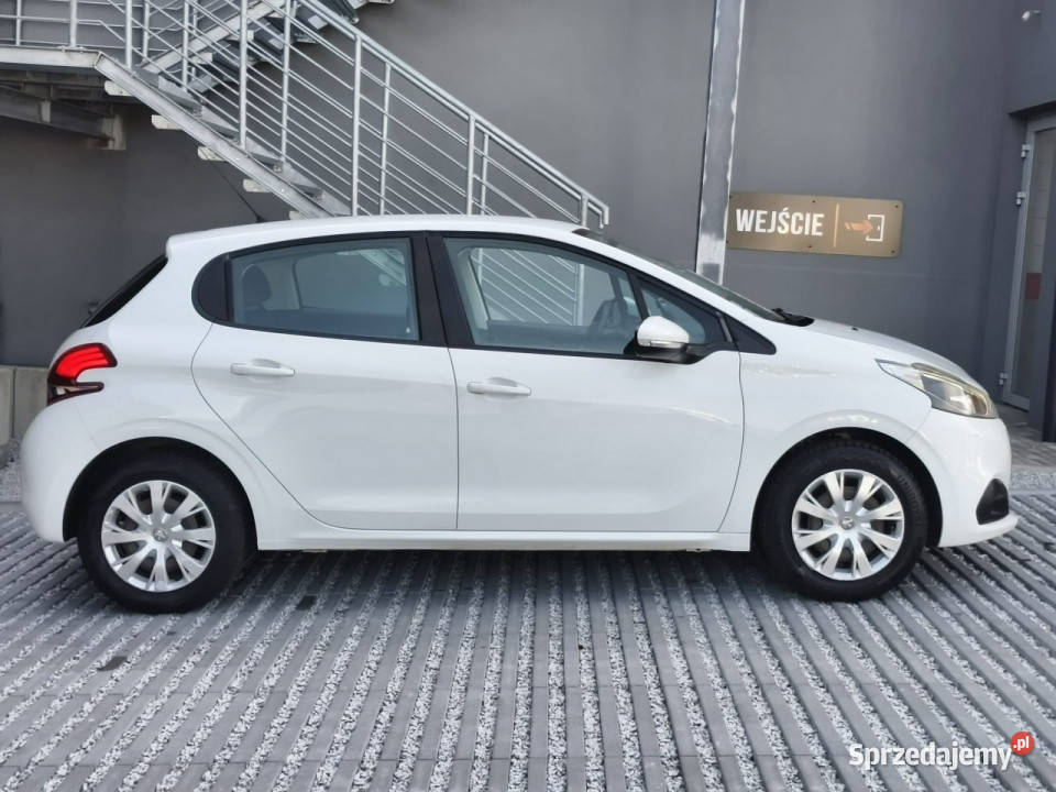 Peugeot 208 12 benzynka 82 oszczędny ładny KLIMA biały Kęty sprzedam