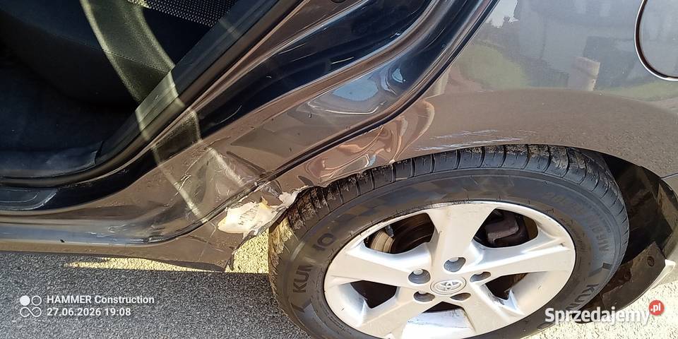 Auris LIFT 18 benzyna 147 Szwajcar lekko Pilawa sprzedam