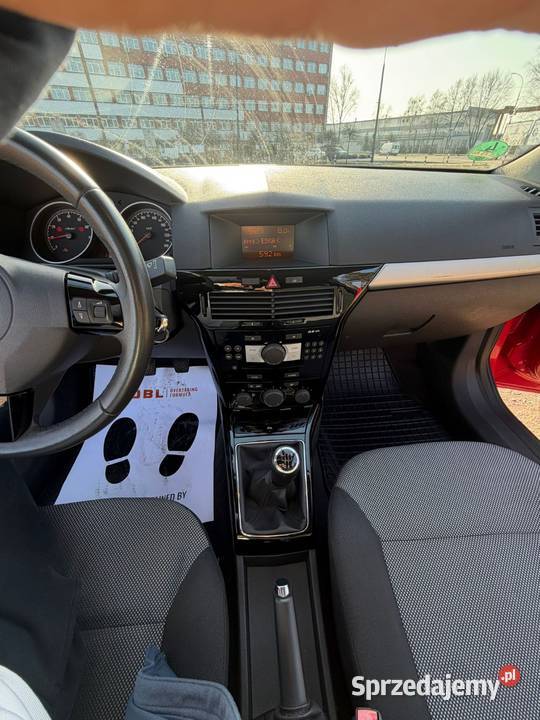 Opel Astra H GTC 16 benzyna wielofunkcyjna kierownica Astra