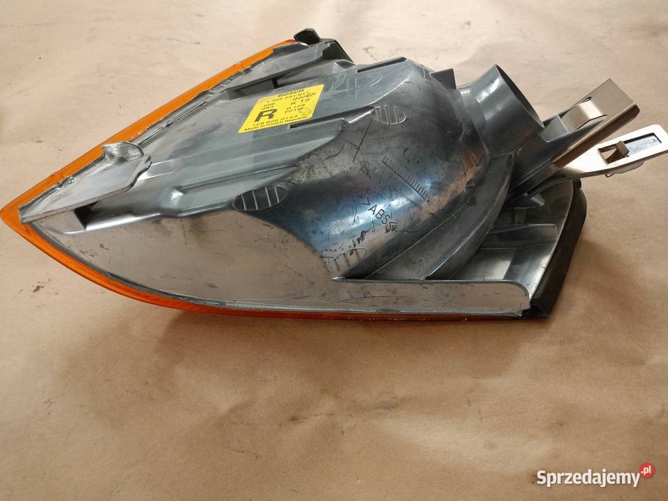 Kierunkowskaz prawy przód Mercedes R 129 osobowe