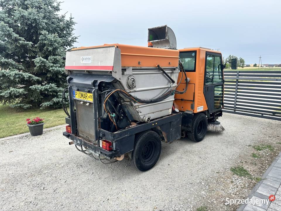 Zamiatarka BUCHER CityCat 2000 z silnikiem