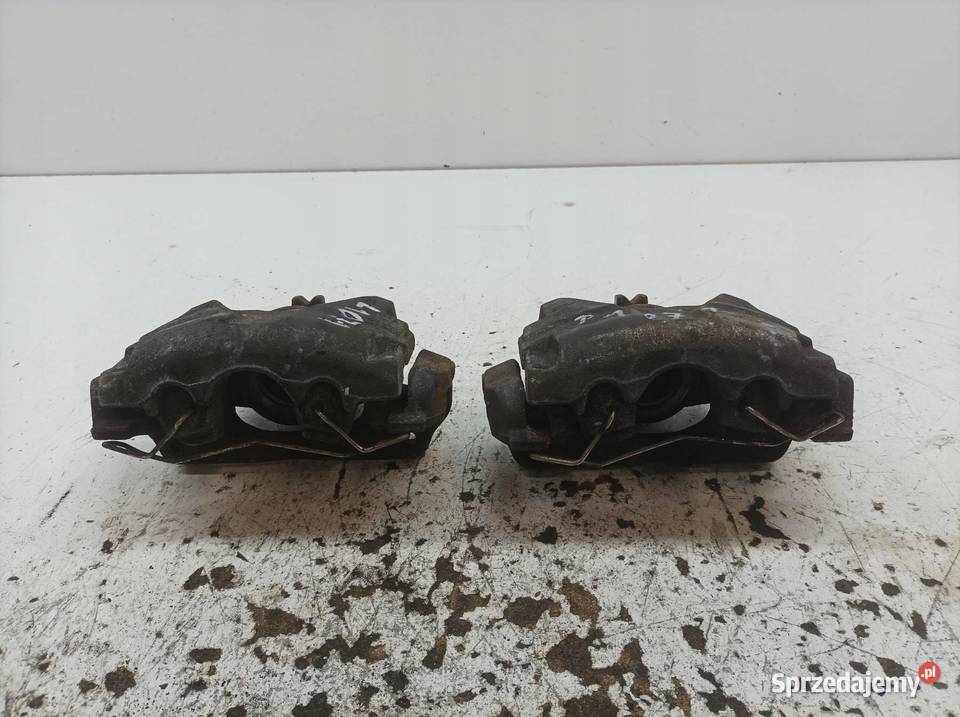 ZACISK HAMULCOWY PRAWY LEWY PRZÓD 15 DCI KPL