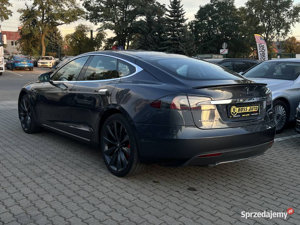 Tesla Model S czujnik martwego pola