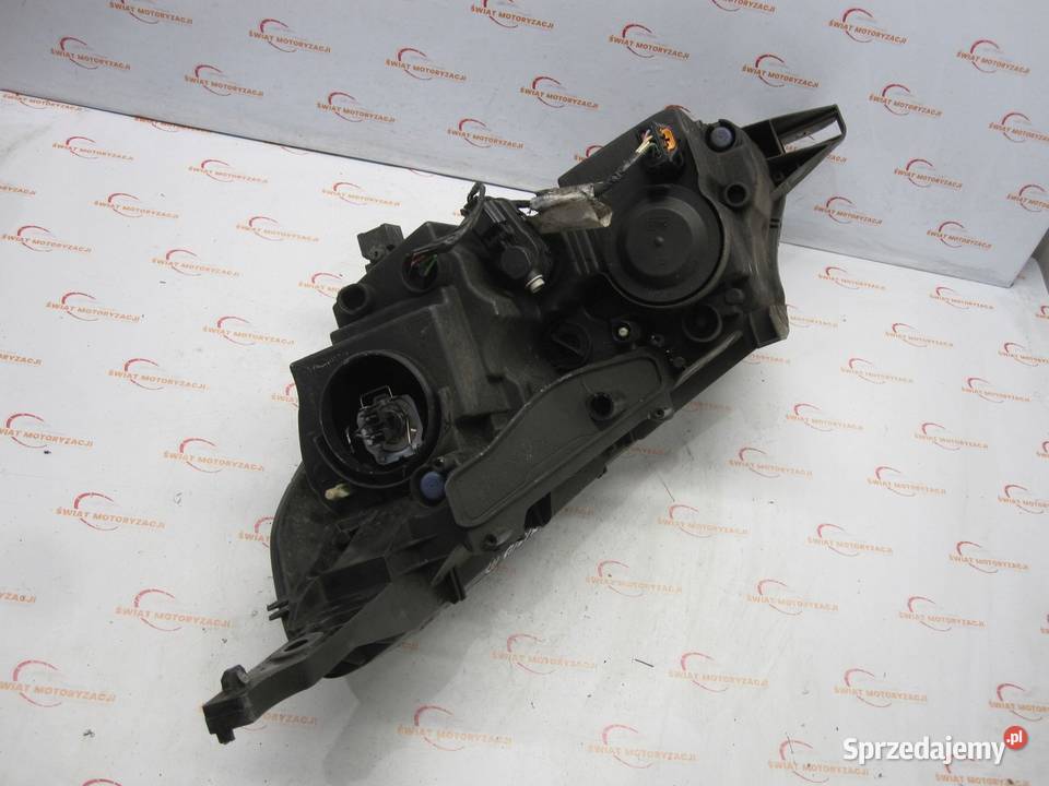 PEUGEOT 2008 I 13r lampa prawa przód 9677810080 Kielce sprzedam