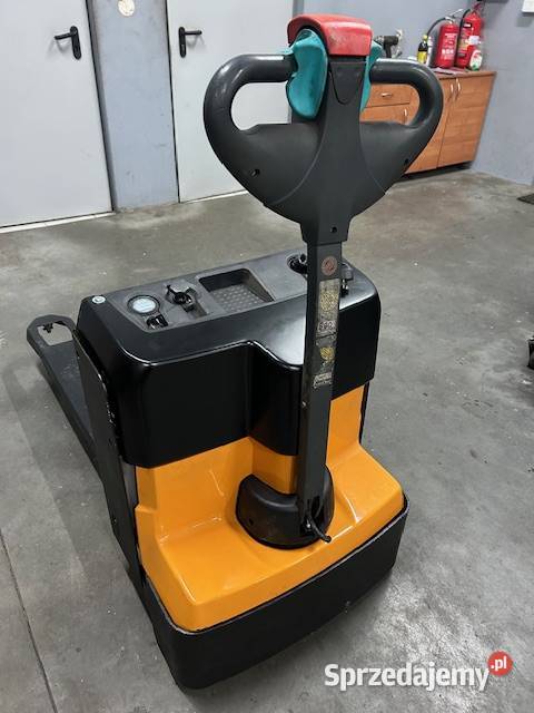 Paleciak elektryczny Jungheinrich prostownik