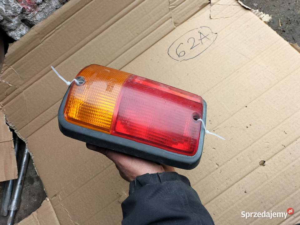 FIAT 126P 126 P ELEGANT MALUCH LAMPA TYŁ TYLNA Kamień-Kolonia