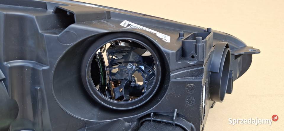 FORD FOCUS MK3 LIFT REFLEKTOR LEWY BIXENON LAMPA osobowe Lampy przednie lubuskie Bieleń