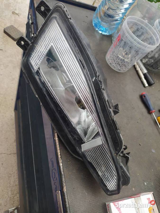Halogen lewy passat b8 oryginalny Rzeszów
