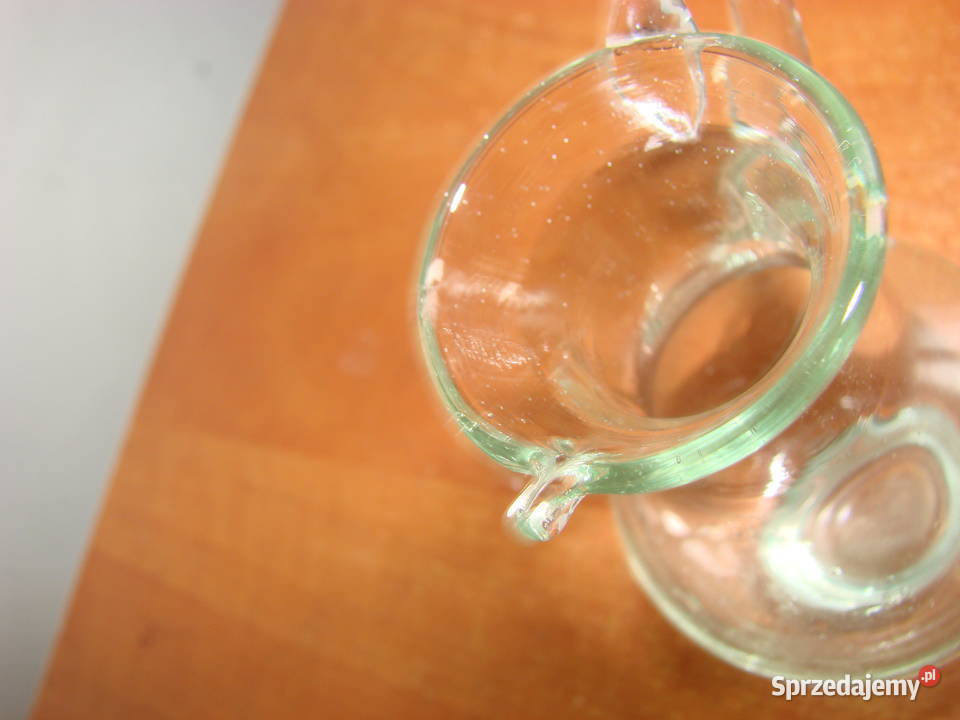 mały szklany dzbanek Pruszcz Gdański