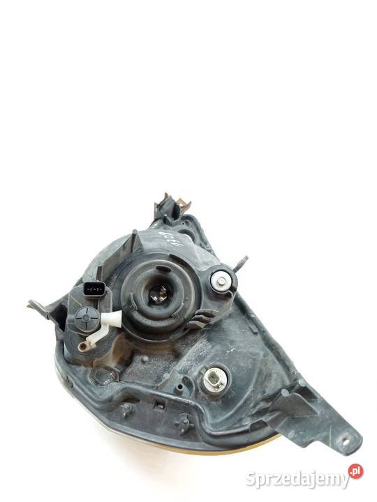 LAMPA PRZÓD PRAWA EU Honda Jazz II 20022008 Rok produkcji 2002