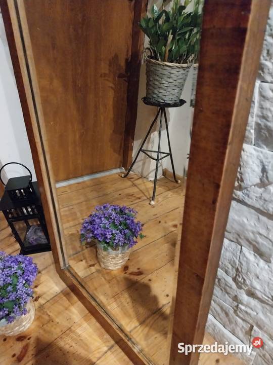 Lustro art deco lata 2030 te Gdańsk