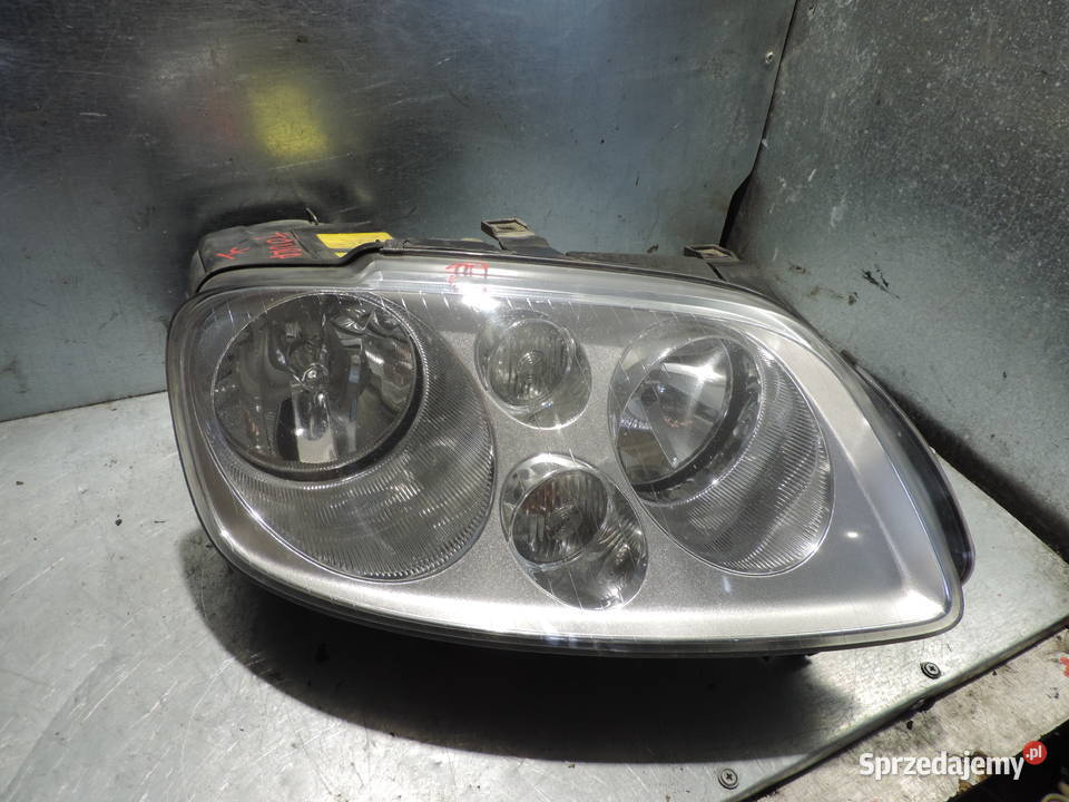 LAMPA PRAWY PRZÓD PRZEDNIA VW TOURAN I
