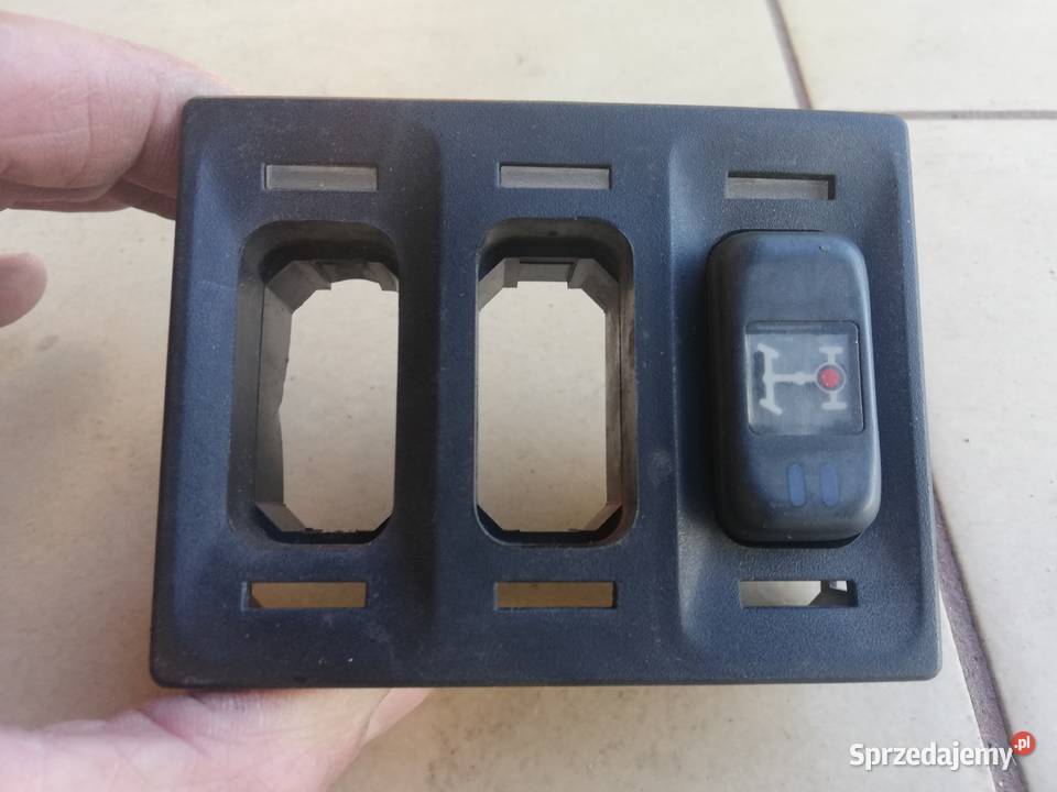 Mercedes G Klasa W463 przełącznik blokady ramka Panele sterowania, przełączniki Sieciechów sprzedam