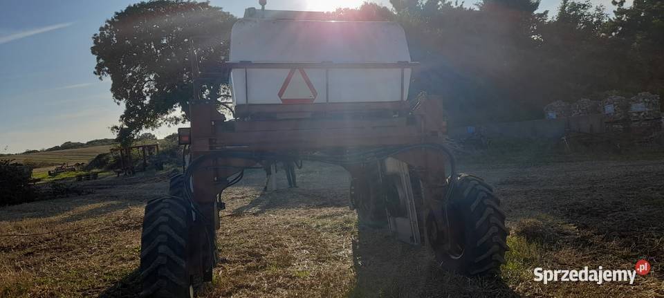 Opryskiwacz samojezdny do porzeczek Samojezdne Buk