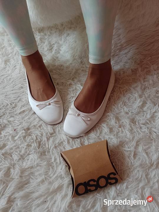 41 ASOS Design Kremowe baleriny wieczorowe z tkanina Kraków