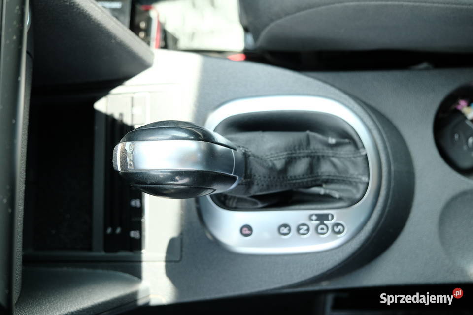 VOLKSWAGEN Touran 20 TDi DSG 2015 7 os Strumień