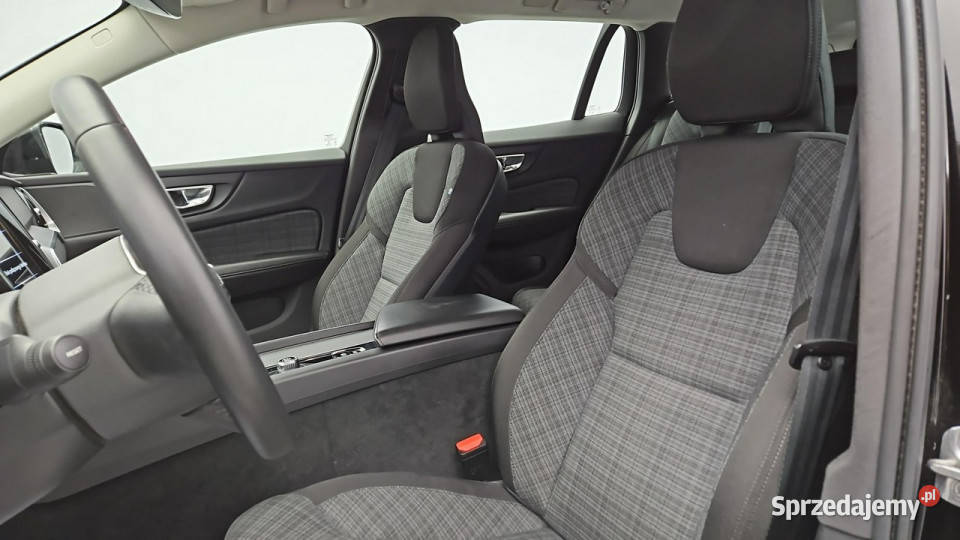 Volvo V60 B3 B Core aut Z Polskiego Salonu podgrzewane fotele Warszawa