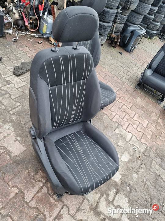 FOTEL PRAWY PRZÓD OPEL CORSA D FOTEL PRAWY PRZÓD