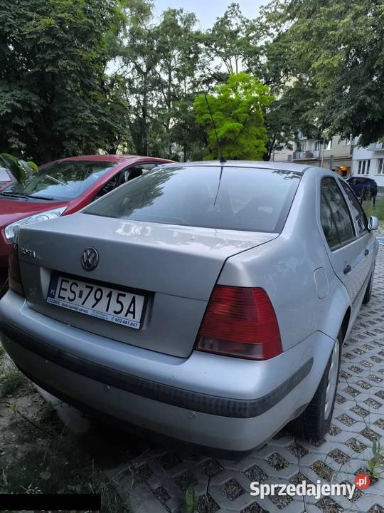VW Bora 14 benzyna 75 2000r odpala jeździ ważne Warszawa