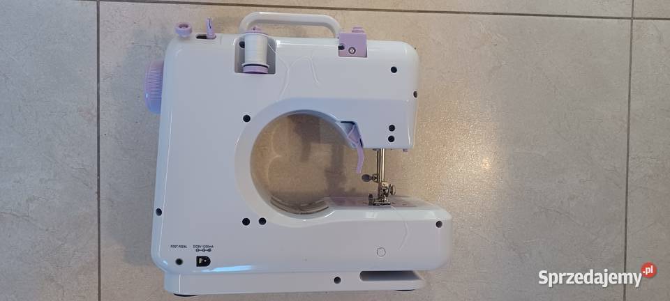 Mini maszyna do szycia na 12 ściegów Kotlin