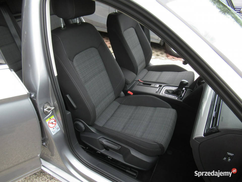 Volkswagen Passat BEZWYPADKOWY KAMERA AppConnect garażowany Warszawa