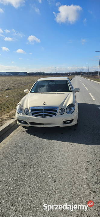 Mercedes Benz E nieuszkodzony Wrocław