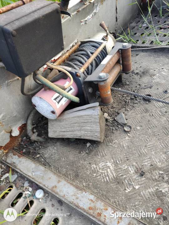 Najazd samochodowy z wciągarką zabudowa laweta wielkopolskie